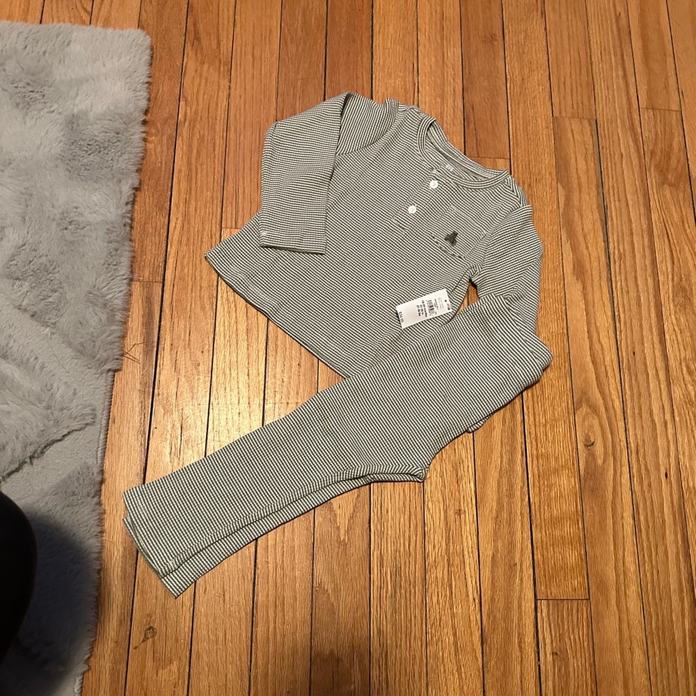 NWT Unisex long sleeve ribbed set
